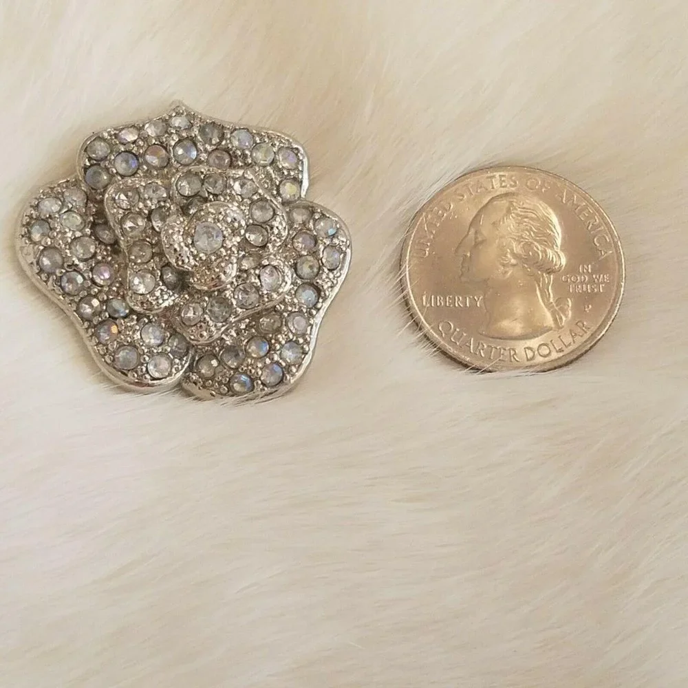Vintage Victorian Flower Brooch Blue Rhinestone Coquette Boho‎ Silver Tone 5295